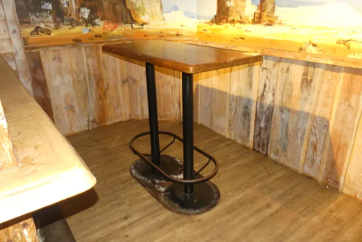 Stehtisch Maße in cm ca. 120 x 60 x 111